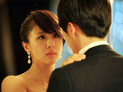 "Lửa gần rơm" mà sao không bén?