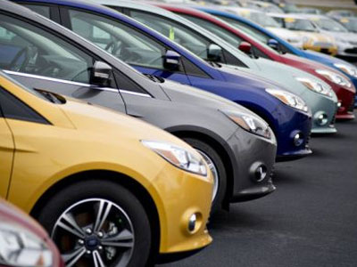 Ô tô xả hàng: Đại hạ giá trăm triệu đồng
