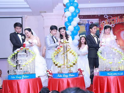 Ba chị em ruột tổ chức chung đám cưới tại Vũng Tàu