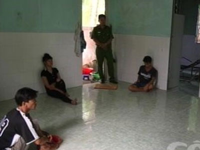 Chơi ma túy cùng bạn, nam thanh niên bị bắt cóc