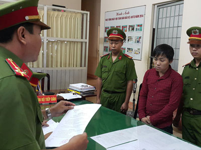 Giao cấu với nữ tiếp viên 15 tuổi, 3 thanh niên bị bắt