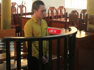 Hận tình, chồng dùng thuốc trừ sâu hạ độc vợ trẻ