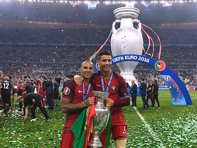 Quaresma nịnh Ronaldo ra mặt
