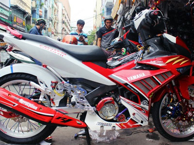 Hàng nhái tràn lan trong chợ phụ tùng lớn nhất Sài Gòn