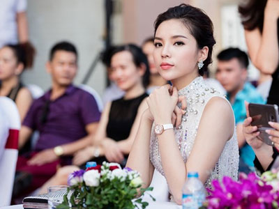 BTC Hoa hậu Việt Nam lên tiếng về clip Kỳ Duyên hút thuốc