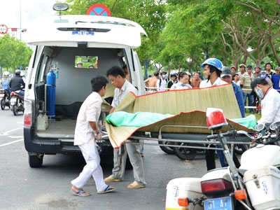 Ông nội cứu cháu rơi kênh ở Sài Gòn, cả hai tử vong