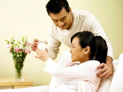 Bà bầu uống sữa thế nào có lợi cho mẹ và bé