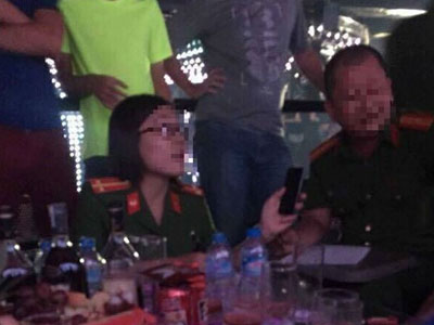 Cảnh sát đột kích quán bar lớn nhất Thanh Hóa