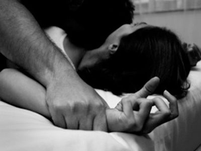 Nổi máu 35, thanh niên đòi bà chủ phục vụ tình dục