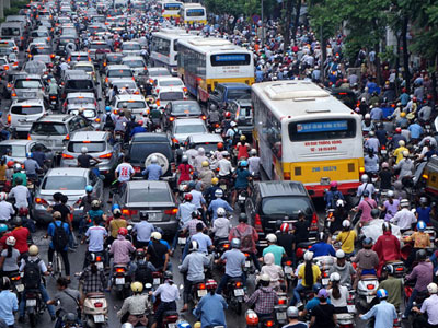 Hà Nội có giàu lên, vẫn khó cai "nghiện" xe máy