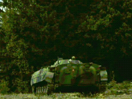 Súng chống tăng Carl Gustav bắn xuyên táo BMP-1