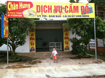 Vụ nổ súng chấn động phố núi: "Hai mẹ con tôi may mắn thoát chết"
