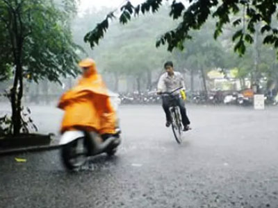 Ăn, uống gì để giữ sức khỏe khi mưa nắng thất thường?