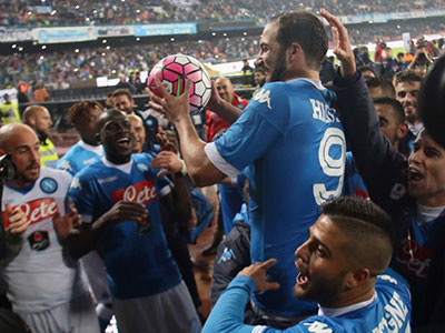 Chủ tịch Napoli: "Atletico đòi mua Higuain với giá 60 triệu euro kèm 2, 3 cầu thủ"