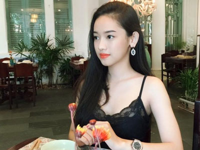 Lộ điểm tốt nghiệp “kinh hoàng” của Thúy Vi