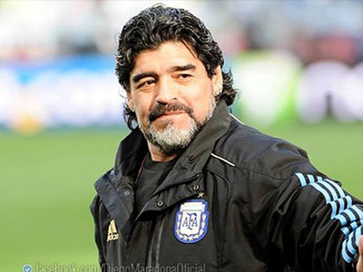 Maradona: "Tôi không cần lương như Mourinho, sẵn sàng dẫn dắt Argentina miễn phí"