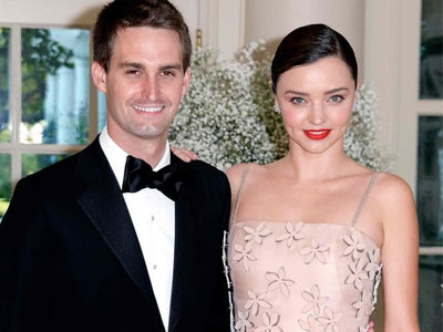 Miranda Kerr đính hôn với tỷ phú công nghệ
