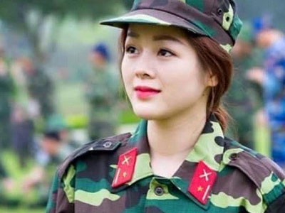 Nữ quân nhân xinh đẹp được dân mạng tìm kiếm