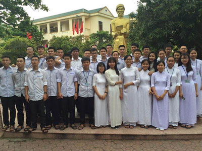 Một lớp có 2 thủ khoa, 1 á khoa