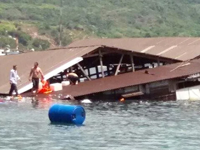 Nhà bè sập, hàng trăm người rơi xuống biển: Không đủ điều kiện làm bè nổi du lịch