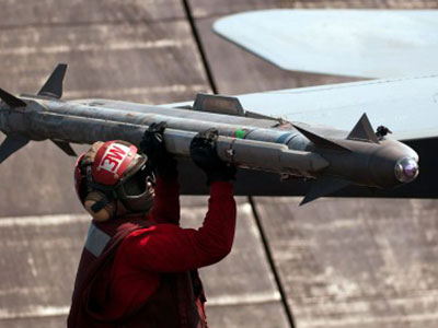 Bất ngờ sức mạnh "rồng lửa" không đối không tầm ngắn AIM-9X