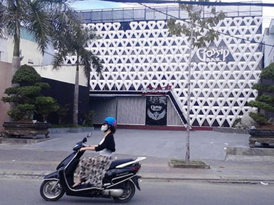 Đột kích quán bar lớn nhất Cà Mau, bắt hàng chục dân chơi