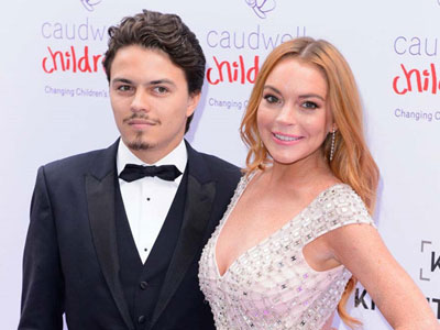 Cảnh sát đạp cửa, giải cứu Lindsay Lohan khỏi chồng sắp cưới