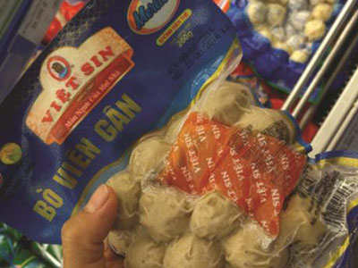 Kinh hãi… bò viên làm từ thịt bẩn, phủ phẩm màu