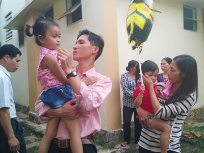 Vụ trao nhầm con: Nước mắt vẫn chưa ngừng rơi!
