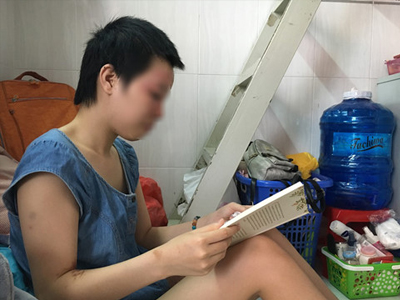 Nữ sinh bị tạt axit ở Sài Gòn: "Em không muốn ra ngoài nữa!"