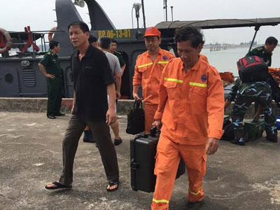 Trục vớt thành công máy bay Su30 gặp nạn trên biển