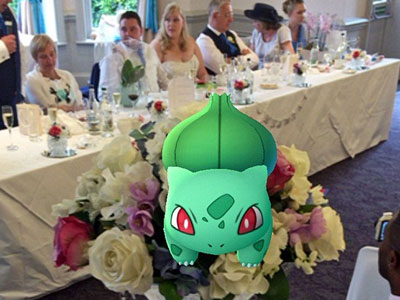Cô dâu sửng sốt khi lễ cưới thành đấu trường Pokemon
