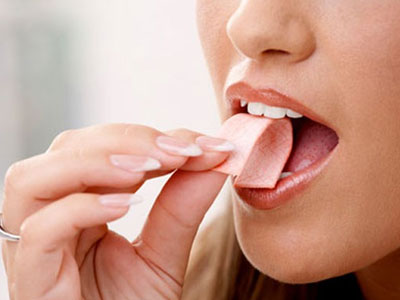Điều gì xảy ra khi bạn nuốt kẹo cao su?