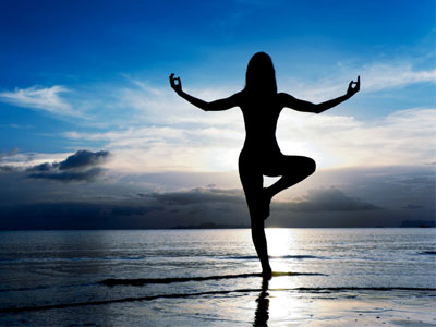 Hành khách bị phạt 44.000 USD vì nhất quyết tập yoga trên máy bay