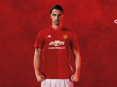 KHỦNG KHIẾP: Man United thu 76 triệu bảng trong 1 tuần nhờ bán áo đấu của Ibra