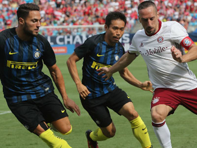 Tuyển thủ Mỹ lập hat-trick, Bayern đè bẹp Inter