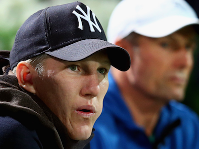 Schweinsteiger bị đẩy khỏi phòng thay đồ MU
