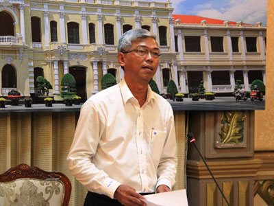 TP.HCM lên tiếng về GĐ bị tố “mê” đi nước ngoài