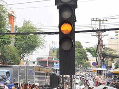 TS. Khương Kim Tạo: CSGT xử phạt đèn vàng là sai luật