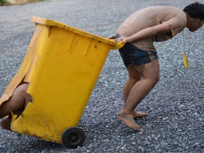 Màn "chào đón bạo lực" các tân sinh viên bị lên án