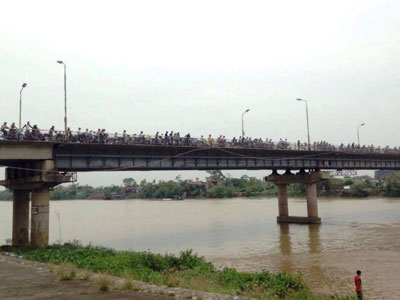 Nam Định: Người đàn ông nhảy cầu Đò Quan tự tử