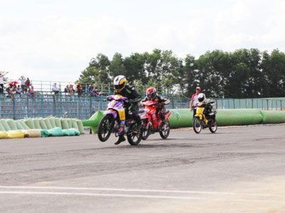 Dàn "xế độ" Honda tranh tài tại giải đua Bình Dương