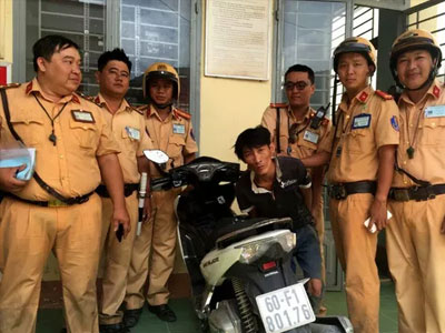 CSGT dầm mưa, truy đuổi hơn 100 km bắt tên trộm xe tay ga