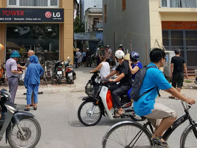 Hà Nội: Huy động cả phường cưỡng chế “cấm dân đi thẳng”