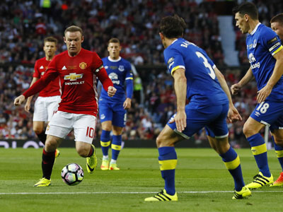 Rooney tịt ngòi trong trận tôn vinh bản thân