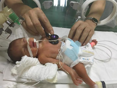 Sức khỏe con trai nữ thiếu úy từ chối điều trị ung thư ra sao?