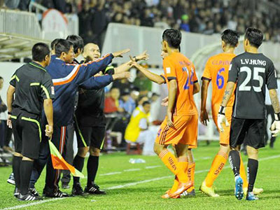 V-League nát như tương: Hãy chơi bài ngửa đi!