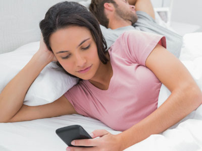 Mùa hè, phụ nữ muốn ngoại tình nhiều hơn nam giới