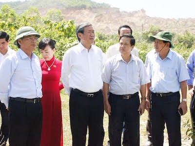 Rau sạch mình ăn, rau bẩn đem ra chợ bán