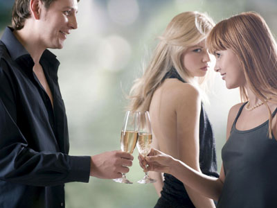 Vợ bất hạnh: Để chồng có vợ bé, vẫn bị ly hôn